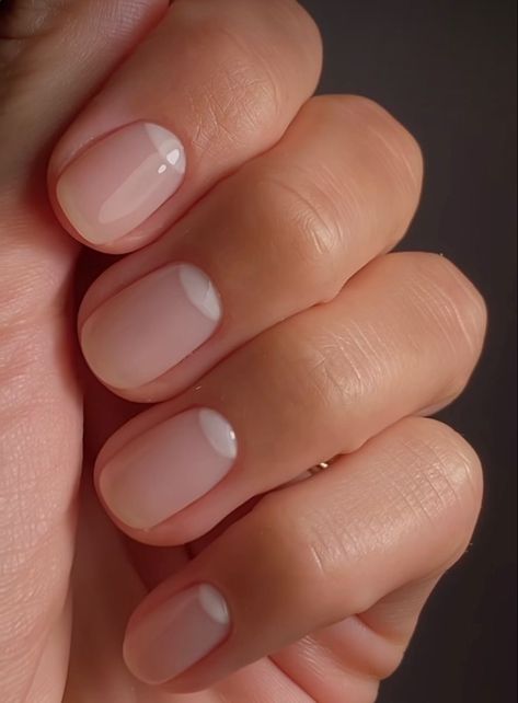 28 Natural Summer Nails 2024: Embrace Elegance with Trendy Styles - divagaze.com Nails Trendy 2024, Cute Short Natural Nails, Nude Nails Short, Natural Summer Nails, Perfect French Tip, Berry Nails, 2025 Goals, Natural Nails Manicure, Summer Nails 2024