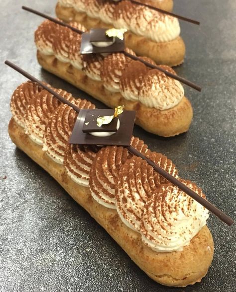 Florent Cantaut on Instagram: “Tiramisu Eclair . . . . . . . #cakeporm #sweetsconsulting #eclair #eclairs #chocolates #chocolatelovers #coffee #italia #italiandessert…” Halloween Eclairs, Eclairs Decoration, Caramel Eclair, Chocolate Eclairs, Chocolate Eclair, Chocolate Icing, Italian Desserts, Decorating Inspiration, Eclairs