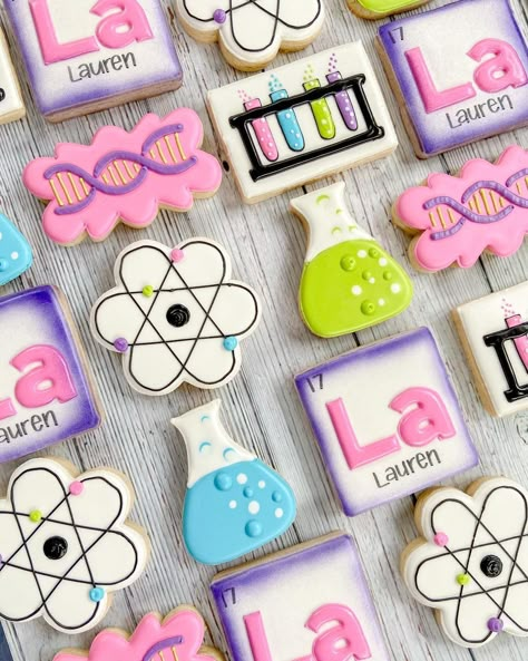 Chemistry Graduation Party, Science Party Cake, Science Theme Party, Chemistry Party, Phd Graduation Party, Phd Party, Science Party Favors, Science Lab Decorations, Science Themed Party