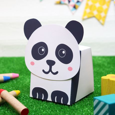 Panda Valentines Boxes, Animal Diorama, Panda For Kids, Piggy Bank Craft, Panda Crafts, Paper Panda, Panda Craft, Pandas Playing, Craft Presents