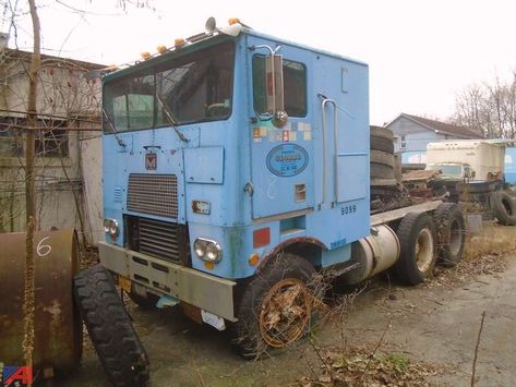 Marmon Trucks, Vehicle Signage, International Harvester Truck, Classic Tractor, Cab Over, Antique Trucks, Show Trucks, Built Truck, Heavy Duty Trucks