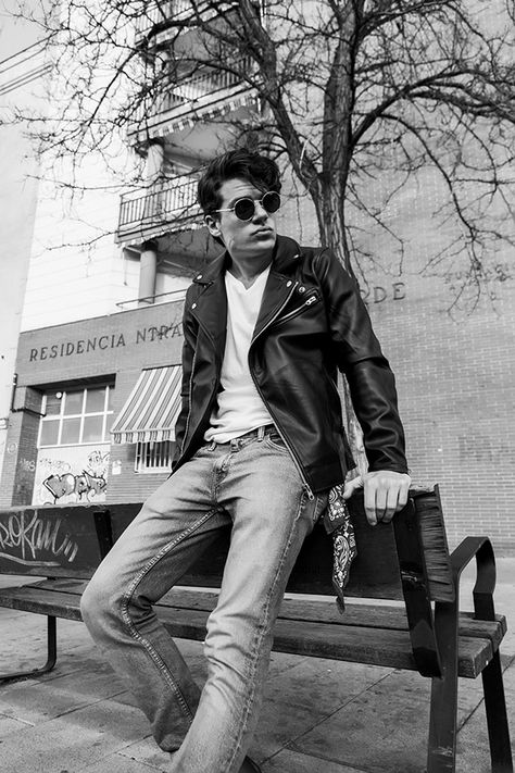 Mens Outside Photoshoot, Street Photography Model Men, Vintage Mens Photoshoot, Man Photography Ideas, Mens Fashion Portraits, Man Photo Shoot Ideas, Photoshoot For Men Ideas, Man Photoshoot Poses, Best Pose For Men Photo Ideas