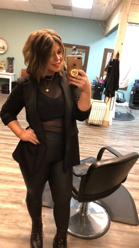 Leather leggings and blazer midsize oufit Black Blazer Leather Leggings, Outfit With Faux Leather Leggings, Leather Leggings And Blazer Outfit, Blazer Leggings Outfit, Outfits With Faux Leather Leggings, Black Blazer Outfit, Pleather Leggings, Black Leggings Outfit, Liquid Leggings