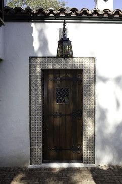 Spanish Metal Door, Tiled Door Frame, Tile Around Door Frame, Mediterranean Front Doors Entrance, Tile Door Frame, Spanish Style Front Porch, Spanish Porch, Spanish Style Front Door, Temple Exterior