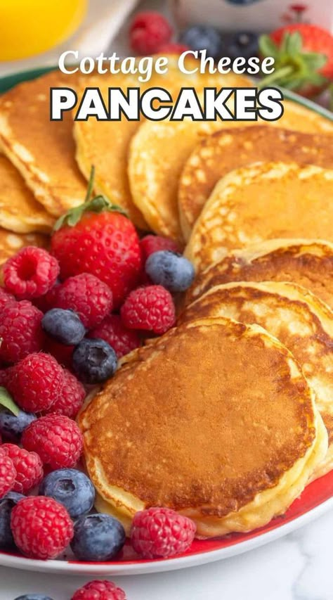 Cottage Cheese Pancakes are a delicious protein-packed breakfast recipe with crispy edges and tender centers. Cottage Cheese Pancakes Low Carb, Packed Breakfast Ideas, School Healthy Snacks, Cottage Cheese Protein Pancakes, Cottage Cheese Pancakes Recipe, Recipes Cottage Cheese, Healthy Breakfast Dishes, Protein Cottage Cheese, Cottage Meals