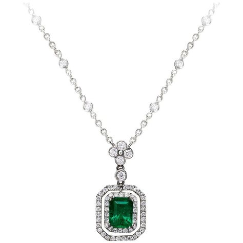 Necklaces Green, Beautiful Diamond Necklace, Emerald Green Necklace, Drop Necklaces, Emerald Necklace Pendant, Necklace Emerald, Diamond Bracelet Design, Diamond Necklace Designs, Round Pendant Necklace