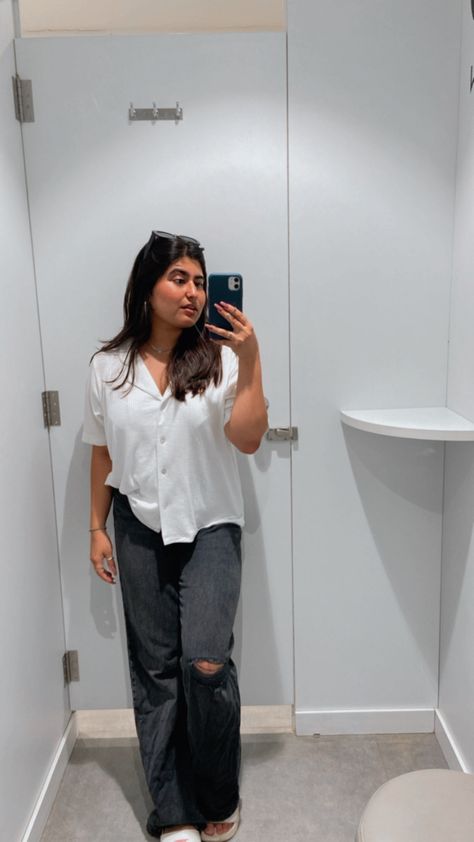 Changing Room Mirror Selfie, Changing Room Mirror, Room Mirror Selfie, Trial Room, Photo Stills, Room Mirror, Fashion Terms, Girls Mirror, Mirror Selfie Poses