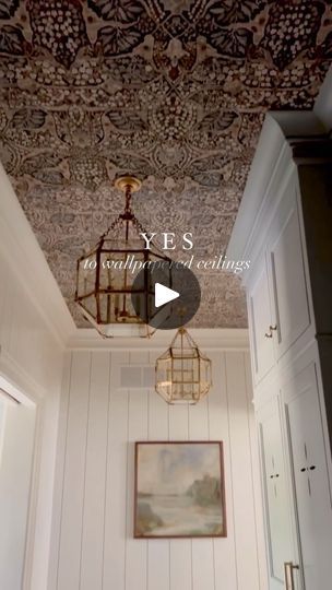 3K views · 176 reactions | Wallpapered ceilings - yes please! Takes the whole space to the next level! 💯 Instant wow-factor 🤩 Love everything about this look! Bravo! 

Incredible design by: @julialongchampsdesign 

Repost:
Wallpapered ceilings are always a yes in our book ✔️. Most people assume that wallpaper makes a room smaller, when in reality they can do just the opposite!
⠀⠀⠀⠀⠀⠀⠀⠀⠀
We installed this wallpaper to add texture and contrast to the ceiling, drawing the eye upward and make it one of the focal points. What do you think?! Are you considering a fifth wall yet? 🤔
⠀⠀⠀⠀⠀⠀⠀⠀⠀
#fifthwall #ceilingwallpaper #wallpaperedceiling #myhousebeautiful #howyouhome #traditionalhome #mudroomdesign #hallwaydesign #mudroomgoals | Molly Bowen | The Wimberley Way | thewimberleyway · Original au Small Bedroom With Wallpaper, Half Bathroom Ideas Wallpaper, Wallpapered Ceilings, Wallpaper Bathroom Ceiling, Tray Ceiling Bedroom, Wallpaper On Ceiling, Ceiling Drawing, Half Bath Wallpaper, Closet Wallpaper