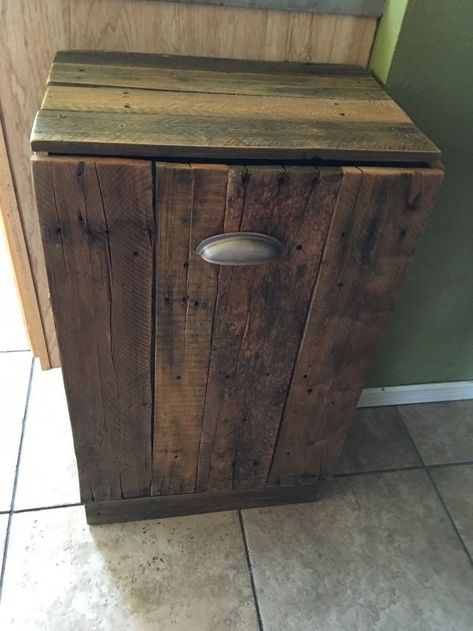 Pallet Trash Can Holder, Wood Trash Can Holder, Wooden Trash Can Holder, Rustic Trash Can, Wooden Trash Can, Wood Trash Can, Wooden Pallet Crafts, Trash Can Cabinet, Gingerbread Decor