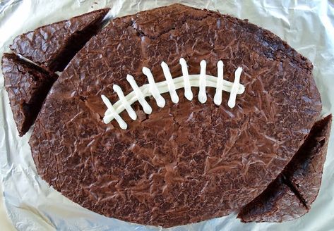 Football Themed Desserts, Football Brownies, Baked Bean Casserole, Whoopee Pie, Trisha Yearwood Recipes, Football Cupcakes, Instant Pot Slow Cooker, Pig In Mud, Recipes Instant Pot