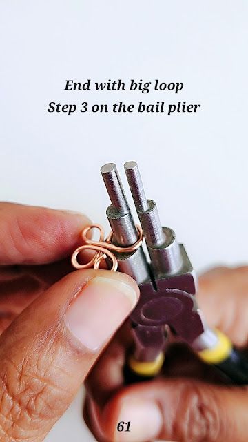 Jewelry Making Tutorials Step By Step, Wire Wrapped Jewelry Beginner, Diy Wire Jewelry Tutorials, Wire Jewelry Diy Tutorial, Diy Jewelry Clasp, Wire Clasps, Copper Jewelry Diy, Wire Weaving Techniques, Copper Wire Crafts