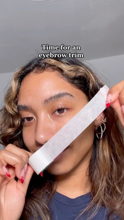 How To Trim And Shape Eyebrows, How To Do Ur Eyebrows, Eyebrow Trimming Tutorial, How To Trim Eyebrows For Beginners, How To Do Your Own Eyebrows, Trim Eyebrows, Trimming Eyebrows, How To Remove Eyebrow Hair At Home, How To Cut Eyebrows