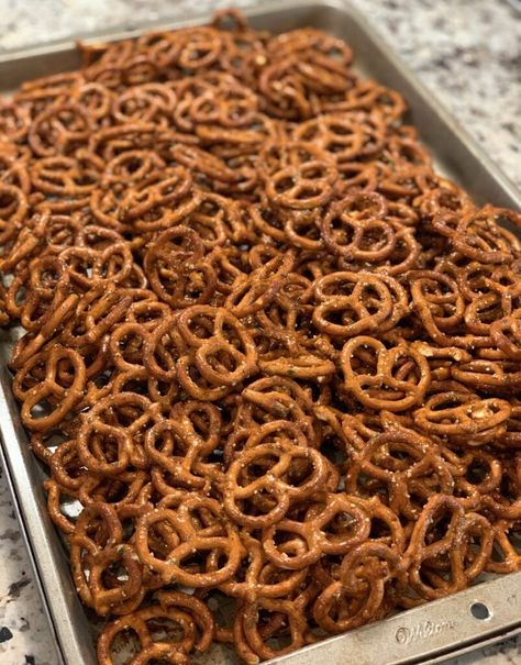 Old Bay Seasoned Pretzels, Cajun Pretzels Recipes, Cajun Snacks, Cajun Pretzels, Spicy Pretzel Recipe, Spicy Pretzels, Spiced Pretzels, Seasoned Pretzels, The Cookin Chicks