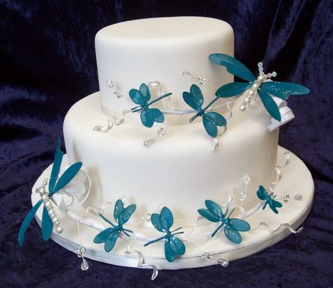 .Dragon fly cake. - Image only. Beautiful! Dragonfly Birthday Party, Dragonfly Cake, Dragonfly Birthday, Dragonfly Wedding, Unique Wedding Cake Toppers, Topsy Turvy Cake, Unique Wedding Cake, Wedding Cake Toppers Unique, Dragonfly Wall Art