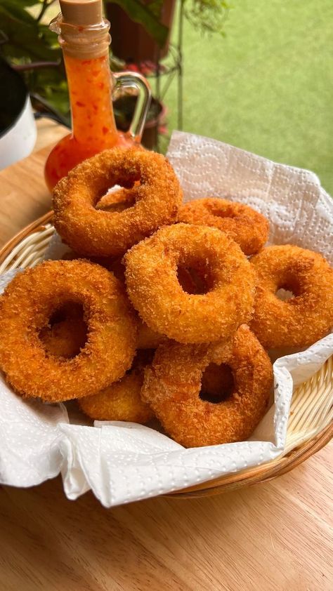 Hindi ito donut! Crispy and cheesy🤤 | doughnut | Hindi ito donut! Crispy and cheesy🤤 | By Taste Of Pinas | Facebook Fryer Recipes, Air Fryer Recipes, Air Fryer, Donuts, Side Dishes, Recipes To Cook, Cooking Recipes, Quick Saves, Essen