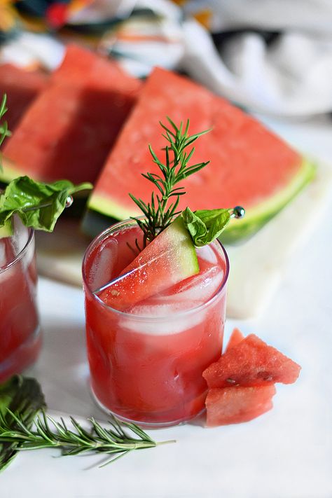 Watermelon Basil Breeze Cocktail - My Pretty Brown Eats Watermelon Basil Cocktail, Watermelon Gin Cocktail, Watermelon Breeze, Watermelon Basil, Basil Cocktail, Juice Coconut, Watermelon Cocktail, Watermelon And Lemon, James Marsden