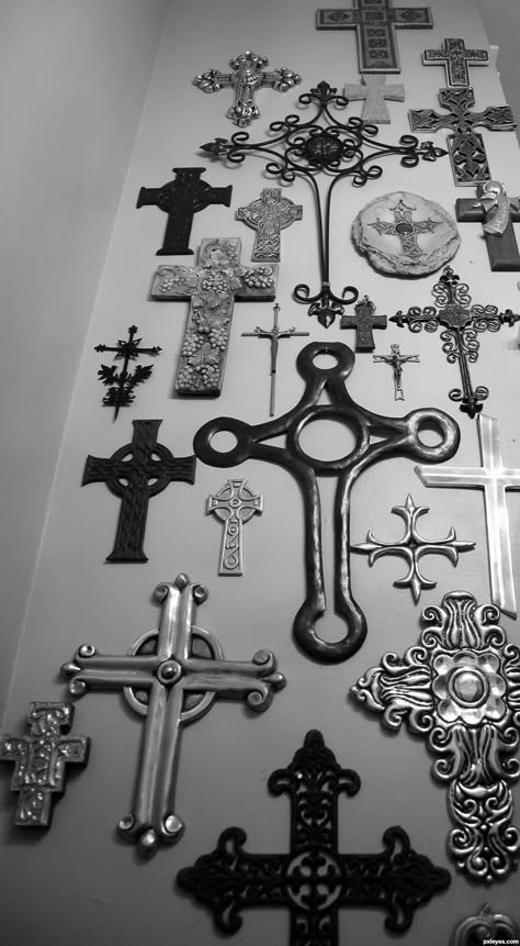 Many a Crucifix Different Crosses, Sign Of The Cross, Old Rugged Cross, Cross Wall, Cross Wall Decor, Photography Contest, Cross Art, Shiny Objects, Beautiful Cross