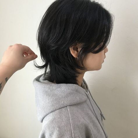 Short Grunge Hair, Short Hair Tomboy, Korean Short Hair, Asian Short Hair, Hair Inspiration Short, Haircut Inspo, Makijaż Smokey Eye, Wolf Cut, Haircuts Straight Hair