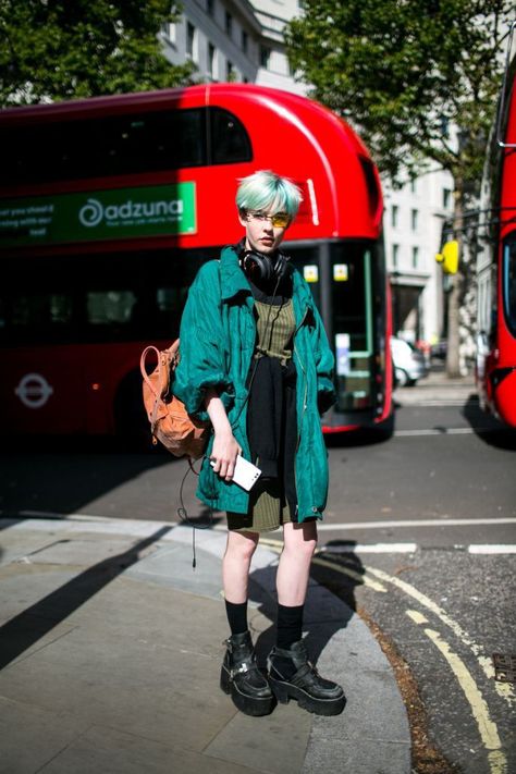 Big Headphones, Androgynous Fashion, The Best Street Style, Style Looks, Best Street Style, Cool Street Fashion, Street Style Looks, Character Outfits, Aesthetic Outfits