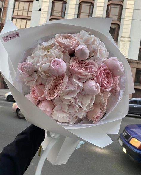 Luxury Bouquet Aesthetic, Pink Bouquet Aesthetic, Peony Aesthetic Bouquet, Pink Roses Bouquet Aesthetic, Aesthetic Pink Flower Bouquet, Luxury Bouquet, Pink Flower Bouquet, Luxury Flower Bouquets, Fresh Flower Bouquets