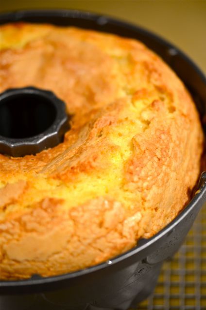 pound4 Orange Sour Cream Muffins, Orange Sour Cream Cake, Orange Sour Cream Pound Cake, Sour Orange Recipes, Orange Cream Cake, Orange Pound Cake Recipe, Orange Pound Cake, Southern Cake, Almond Pound Cakes