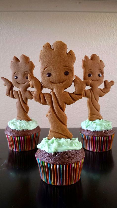 Candy Bar Cupcakes: Baby Groot Cupcakes Ghost Sugar Cookies, Candy Bar Cupcakes, Halloween Sugar Cookies Decorated, Halloween Cookie Recipes, Marvel Party, Halloween Cookies Decorated, Halloween Sugar Cookies, Avenger Birthday Party, Ghost Cookies