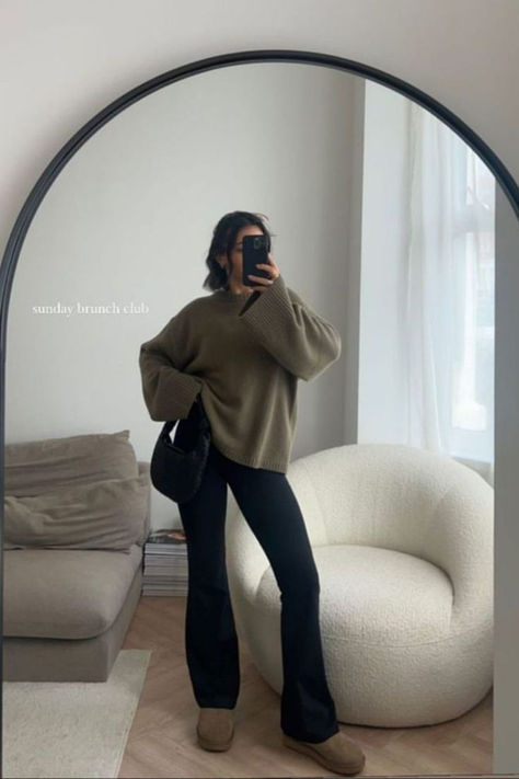 Sunzel Flare Leggings, Crossover Yoga Pants with Tummy Control, High-Waisted and Wide Leg Winter Outfits 2033, Yoga Pants Outfit Work, Comfy Put Together Outfits, Comfy Streetwear Outfits, Legging Outfits Winter, Wide Leg Leggings Outfit, Cozy Winter Fits, Mid Season Outfit, Comfy Fall Fits