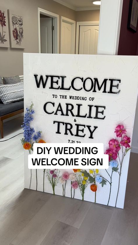 Diy Wedding Name Sign, Canvas Wedding Signs Diy, Welcome Sign Wedding Diy, Diy Welcome Board, Diy Wedding Signage, Diy Hobby Lobby, Diy Wedding Welcome Sign, Diy Welcome Sign, Diy Tableau