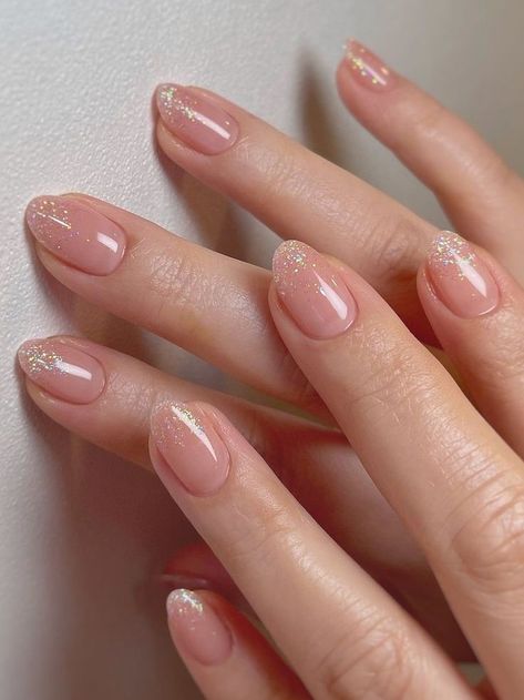 Bridesmaids Nails, Kutek Disney, Unghie Nail Art, Nude Nail, Nude Nail Designs, Subtle Nails, Simple Gel Nails, Bride Nails, Neutral Nails