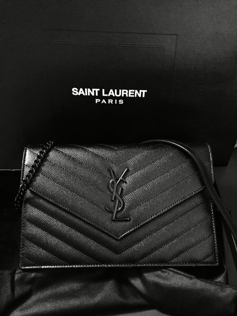 All Black Ysl Bag, Ysl Purse Black, Black Ysl Crossbody Bag, Ysl Purses, Black Ysl Bag, Ysl Bag Outfit, Saint Laurent Crossbody Bag, Sac Yves Saint Laurent, Saint Laurent Clutch