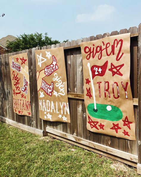 The cutest banners for these triplets!! 🤍 Gameday Banner, Grad Banner, Graduation Banner, Cute Banners, Paper Banners, Bach Party, Bid Day, Brown Paper, Grad Parties