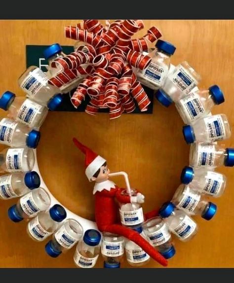 Medical Office Christmas Decorations, Nurse Door Decorations, Diy Dollar Tree Christmas Crafts, Hospital Decoration, Dollar Tree Christmas Crafts, Diy Dollar Tree Christmas, Ideas Decoracion Navidad, Diy Christmas Door Decorations, Pharmacy Decor