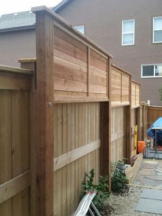 Privacy Fence Landscaping, Privacy Fence Ideas, Diy Privacy Screen, Garden Privacy Screen, Privacy Fence Designs, Patio Privacy, Privacy Landscaping, Ideas For Gardens, Garden Privacy