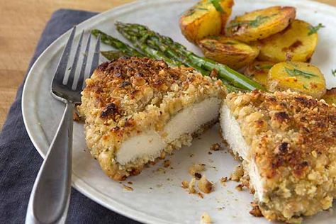 Hazelnut-Crusted Chicken Mayonnaise Chicken, Crusted Chicken Breast, Chicken Parmesan Recipe Baked, Healthy Baked Chicken, Pan Fry, Baked Chicken Parmesan, Chicken Dinners, Comfort Dishes, Crusted Chicken