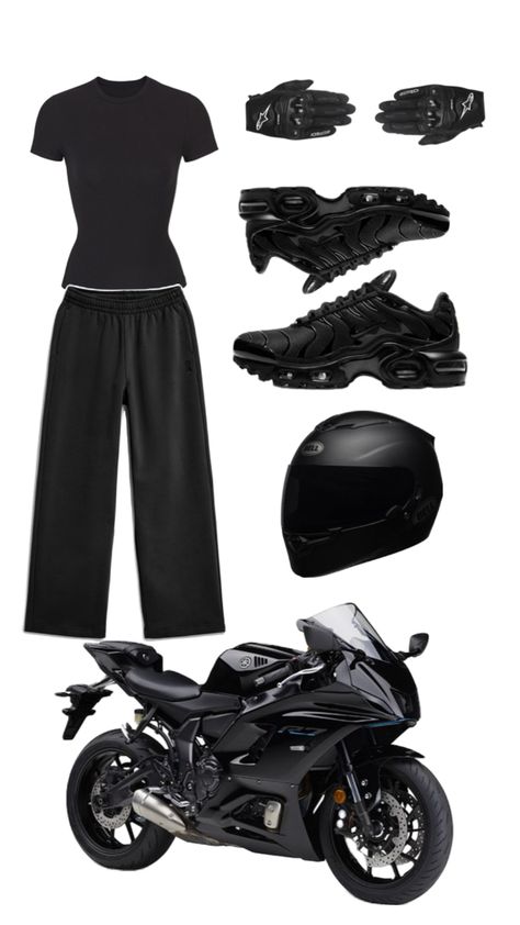 Bikers outfit black Biker Gear Women, Biker Girl Aesthetic Outfits, Biker Outfits For Women Motorcycles, Motorcycle Outfits For Women, Biker Outfits For Women, Bikers Outfit, Biker Outfits, Kawasaki 500, Future Bike