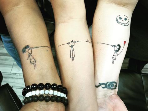 Group Tattoo Ideas, 3 Friend Tattoos, Three Sister Tattoos, Friendship Tattoos For 3, Connecting Tattoos, Group Tattoos, Matching Bff Tattoos, Common Tattoos, Matching Friend Tattoos