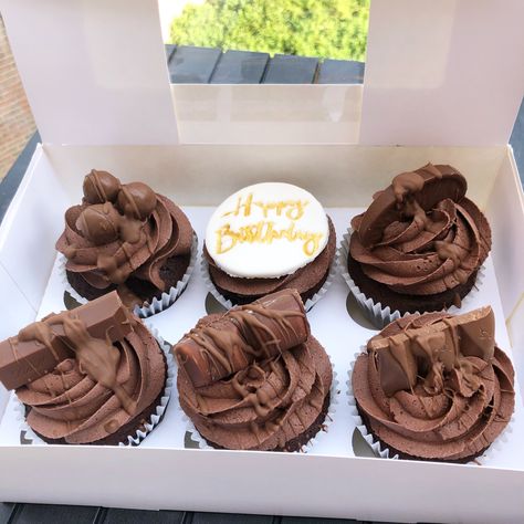 Chococlate overload birthday cupcakes!🧁Follow me on instagram @lucyscakery_ 24th Birthday Cupcakes, 21st Birthday Cupcakes, Boy 16th Birthday, 24th Birthday, Birthday Cupcake, Birthday Cupcakes, Cake Creations, 16th Birthday, 21st Birthday