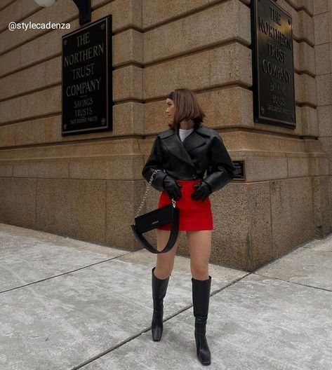 Red Outfit Ideas, Chicago Fashion, Pop Of Red, London Outfit, Winter Fashion Outfits Casual, Minimal Outfit, Red Skirt, Red Outfit, Girly Fashion