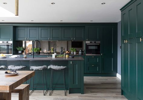 Tarrytown Green, Kitchens Green, Green Kit Hen Cabinet, Japandi Kitchen Design, Green Kitchens, Green Kitchen Designs, Japandi Kitchen, Dark Green Kitchen, Wallpaper Kitchen