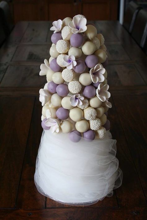 Cake pop tower. Cake Pop Tower, Cake Pop Recipe, Cake Pop, Wedding Food, Cake Pops, Sweet 16, Chocolates, Wedding Cake, Sweet Treats