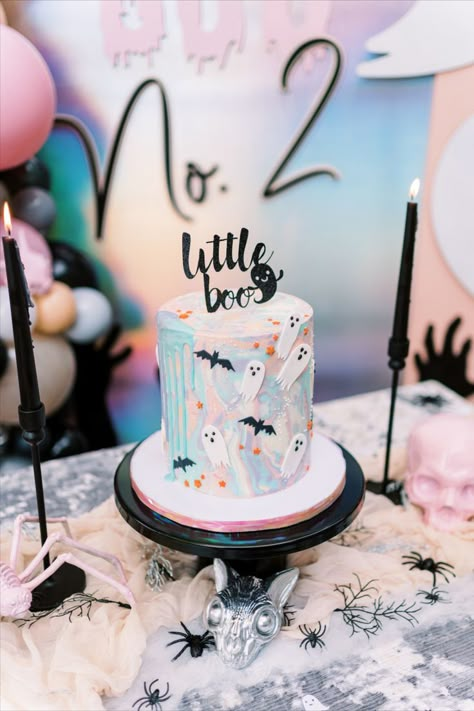 Halloween Themed Baby Shower Cake | #wedding #floralwedding #weddingdesign | wedding flowers, flowers for wedding, floral wedding, flower arrangements, floral centerpieces, floral decor , event floral design, summer wedding, summer wedding reception, wedding things,romantic wedding, 2022 wedding, wedding trends, wedding style, bridal style, wedding planners, 2023 wedding, wedding arch, bridgerton aesthetic, romantic wedding decor, wedding reception, party Halloween Themed Baby Shower Cake, Halloween Shower Ideas, Unique Gender Reveal Party Ideas, Baby Shower Sheet Cakes, Planners 2023, Jordan Baby Shower, October Baby Showers, Cake Halloween, Halloween Gender Reveal