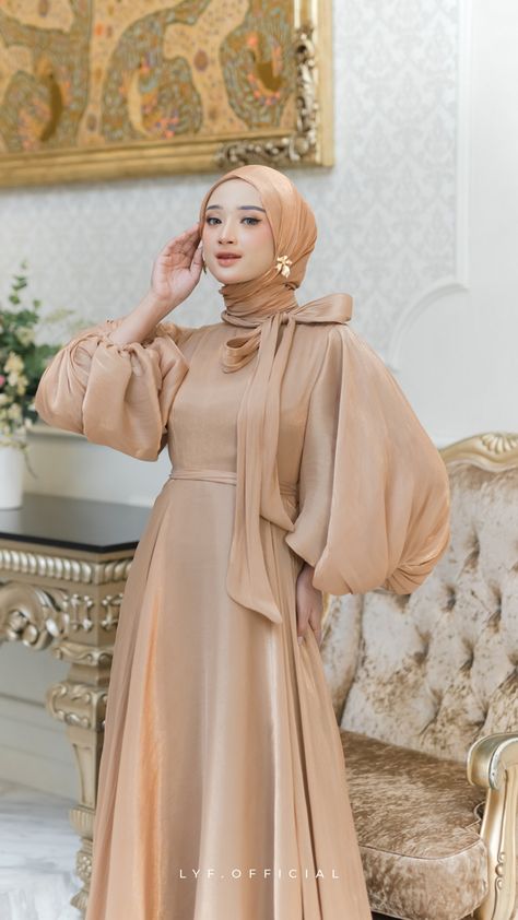 Elegant Dresses Hijab, Baju Bridesmaid Hijab, Modern Kebaya, Simple Bridesmaid Dresses, Hijab Trends, Muslim Outfits Casual, Muslimah Dress, Dress Muslim, Muslim Outfits