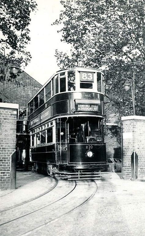 Stamford Hill, Hackney London, Vintage Automobiles, Buses And Trains, London History, London Transport, Bus Coach, London Bus, Greater London