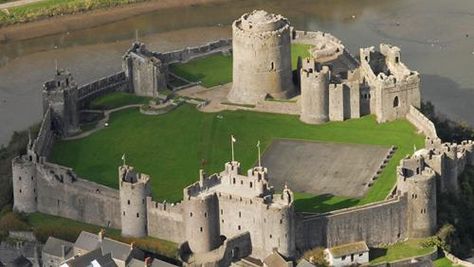 Pembroke Castle, Welsh Castles, Norman Castle, Castles In Wales, British Castles, Pembrokeshire Wales, Chateau Medieval, Visit Wales, English Castles