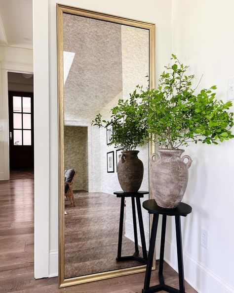 ✨5 ways to feature a floor mirror🪞 Mirrors are a perfect design element to add to a space. They reflect light giving the illusion of a larger space, plus when they have a beautiful frame like this Crenshaw gold frame from @framemymirror it can add beauty and grandeur to the space. Below are 5 ways you can decorate with a floor mirror in your home. 🪞Awkward nook or corner of a wall: If you have an awkward corner or large wall space and you already have nearby artwork and need something diffe... Corner Mirror Decor, Mirror In Corner, Awkward Corner, Corner Mirror, Living Room Corner, Large Wall Space, Foyer Decorating, Home Design Decor, Room Inspiration Bedroom