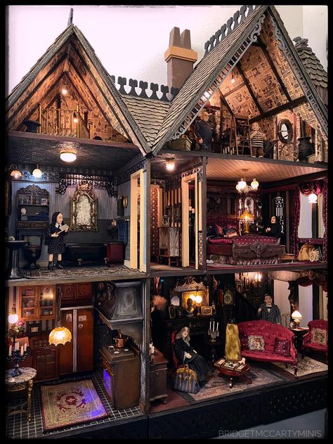 Doll House Victorian, Addams Family Dollhouse, Haunted Dolls House, Haunted Dollhouse Diy Ideas Interior, Goth Doll House, Southern Gothic Dollhouse, Doll House To Haunted House, Doll House Haunted House, Diy Haunted Dollhouse Ideas