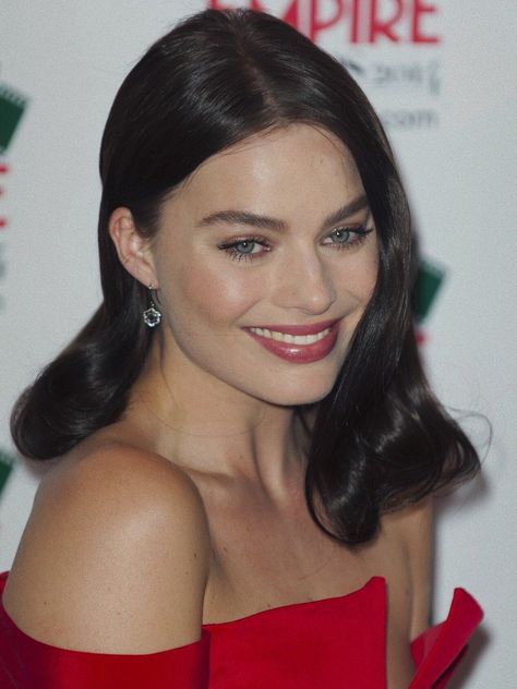 margot robbie. Margot Robbie Brunette, Dope Hairstyles, Margot Robbie, Google Search, Hair Styles