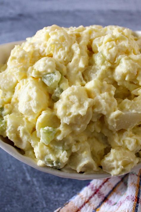 Potato Salad With Sweet Relish, Deli Potato Salad Recipe, Amish Potato Salads, Potato Salad With Apples, Best Potato Salad Recipe, Potatoe Salad, Cooked Potatoes, Southern Potato Salad, Sweet Dressing