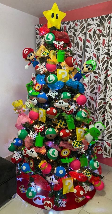 Mario Brothers Christmas Tree, Nintendo Christmas Tree, Super Mario Bros Christmas Tree, Sonic Christmas Tree, Christmas Tree Ideas Kids, Christmas Themes Ideas, Themed Christmas Tree Ideas For Kids, Super Mario Christmas Tree, Marvel Christmas Tree