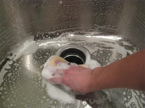 Household Help, Stainless Sink, Cleaning Tricks, Diy Cleaners, Household Cleaning Tips, Cleaners Homemade, Cleaning Recipes, Cleaning Organization, Cleaning And Organizing